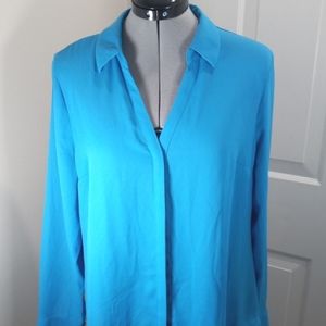 Womens Sz Med Teal Front  Button, V neck, long sleeved  Worthington Blouse